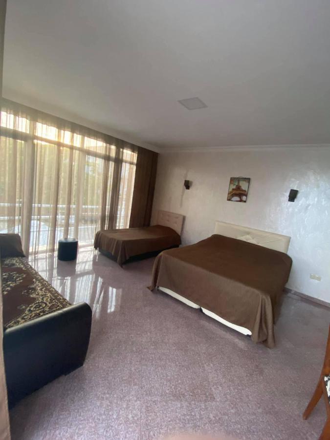 Guest House "Sulo" コブレチ エクステリア 写真